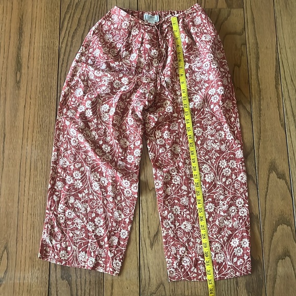 Jennifer Moore Red and Cream Silk Cropped Pants - Picture 8 of 12